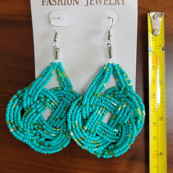 Turquoise beaded earrings and bracelet set - Picture 2 of 6